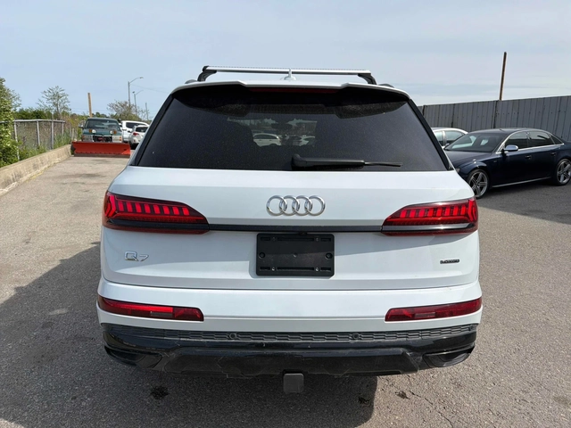 Audi Q7 S LINE * 7 МЕСТЕН * СЕРВИЗНА ИСТОРИЯ * CARFAX * - автомобили, коли, обяви за нови и употребявани 4