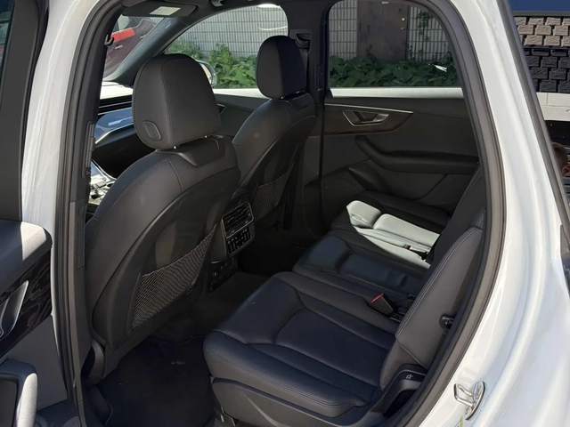 Audi Q7 Progressiv * Keyless * CARFAX * АВТО КРЕДИТ * - автомобили, коли, обяви за нови и употребявани 8