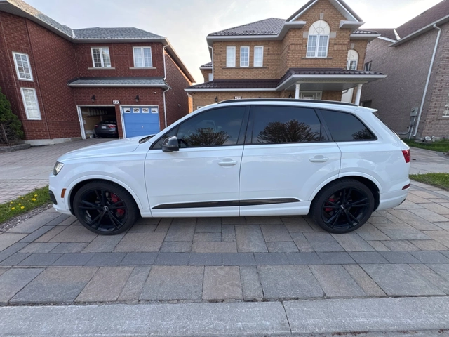 Audi Q7 TECHNIK * MATRIX * DISTRONIC * HEAD UP * CARFAX * - автомобили, коли, обяви за нови и употребявани 3