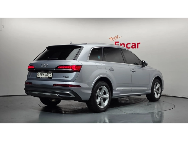 Audi Q7 45 TDI quattro - автомобили, коли, обяви за нови и употребявани 1