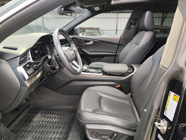 Audi Q8 SLINE* PANORAMA* PODGREV* OBDUH* LINEASIST* LIZING - автомобили, коли, обяви за нови и употребявани 4