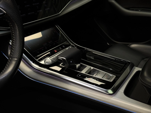 Audi Q8 50TDI Quattro S-line* Matrix* Bang&Olufsen* HuD* 3 - автомобили, коли, обяви за нови и употребявани 14