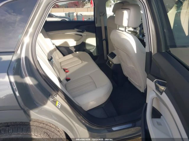 Audi Q8 E-TRON PREMIUM PLUS QUATTRO - автомобили, коли, обяви за нови и употребявани 10