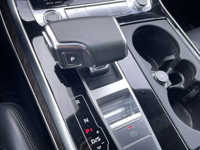 Audi Q8 QUATTRO * MATRIX * MASSAGE * AMBIENT * PANO * B&O - автомобили, коли, обяви за нови и употребявани 16