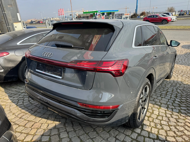 Audi Q8 E-tron 55 - автомобили, коли, обяви за нови и употребявани 1