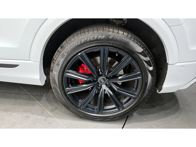 Audi Q8 MATRIX* BLK OPT* DIS* 360* HUD* ОБДУХ* SOFT-CLOSE* - автомобили, коли, обяви за нови и употребявани 4