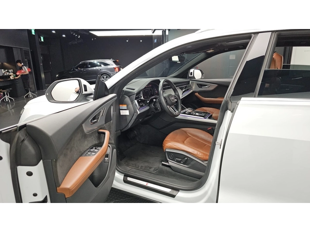 Audi Q8 45 TDI Quattro Premium| 360  Камера| HUD| Soft clo - автомобили, коли, обяви за нови и употребявани 8