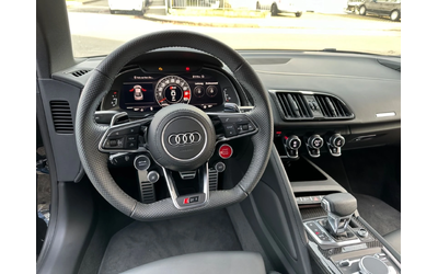 Audi R8 5.2 quattro - автомобили, коли, обяви за нови и употребявани 12