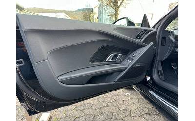 Audi R8 5.2 quattro - автомобили, коли, обяви за нови и употребявани 7