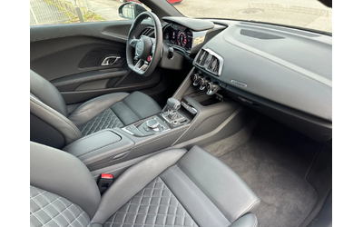 Audi R8 5.2 quattro - автомобили, коли, обяви за нови и употребявани 9