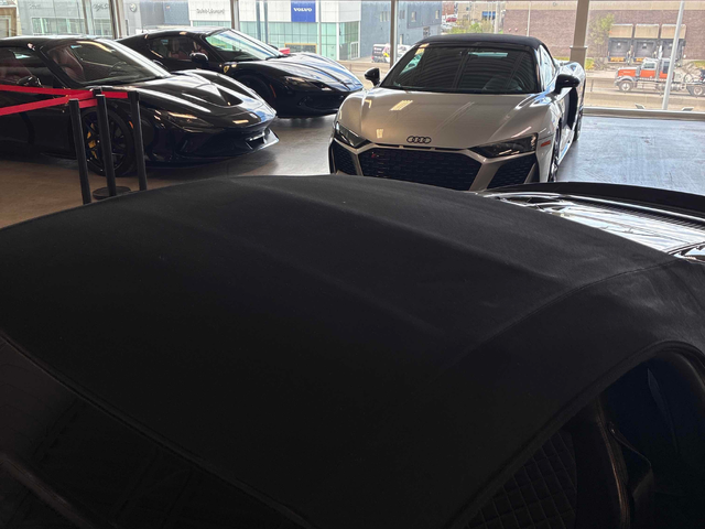 Audi R8 SPYDER 5.2L 10cyl AWD - автомобили, коли, обяви за нови и употребявани 15