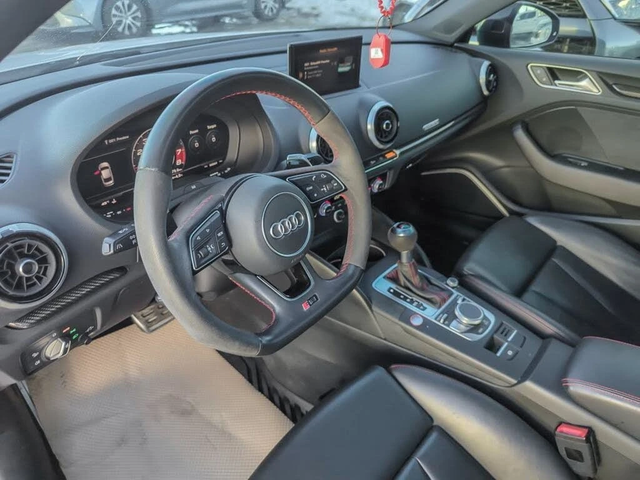 Audi Rs3 2.5 TFSI* quattro* AвтоКредит * (ЦЕНА ДО БГ) - автомобили, коли, обяви за нови и употребявани 8