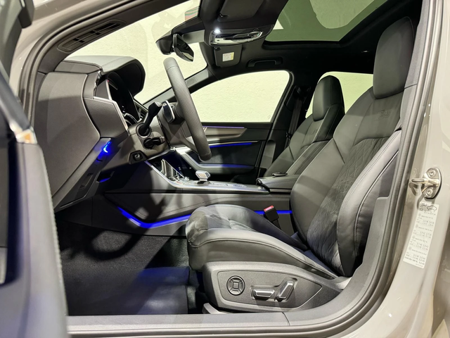 Audi Rs6 4.0 TFSI quattro - автомобили, коли, обяви за нови и употребявани 14