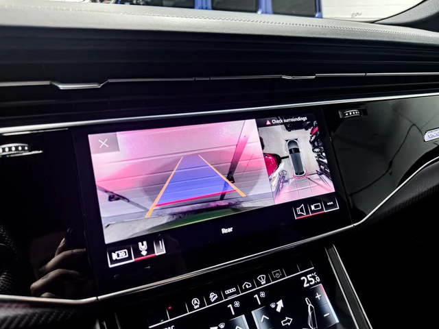 Audi RSQ8 4.0Т* AвтоКредит * (ЦЕНА ДО БГ) - автомобили, коли, обяви за нови и употребявани 13