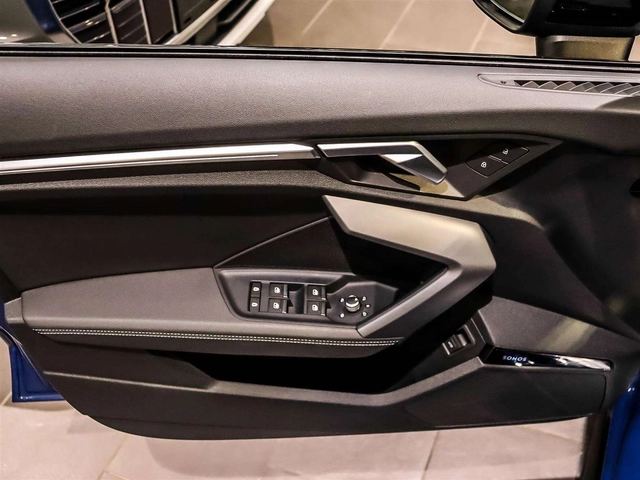 Audi S3 Progressiv / MATRIX / SONOS / DISTRONIC / ЦЕНА ДО - автомобили, коли, обяви за нови и употребявани 4