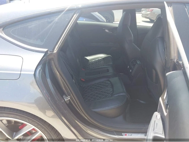 Audi S7 4.0T Premium Plus - автомобили, коли, обяви за нови и употребявани 7