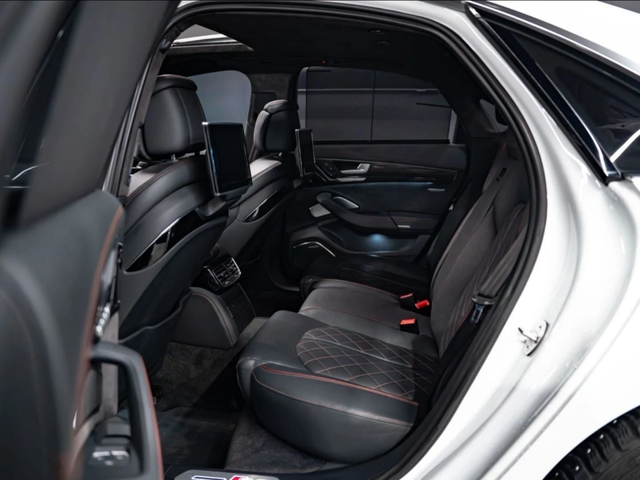 Audi S8 ОЧАКВАН ВНОС Audi S8+ CERAMIC Limited edition - автомобили, коли, обяви за нови и употребявани 9