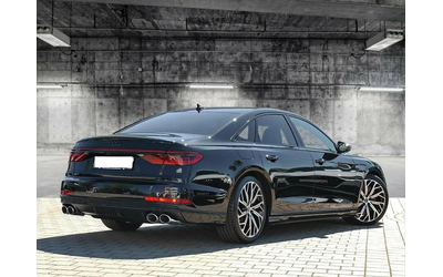 audi-s8 - 1