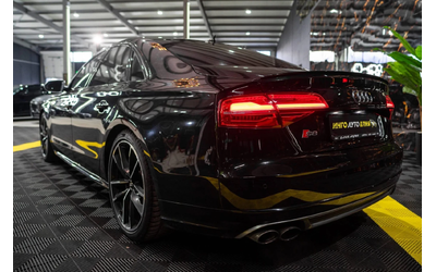 audi-s8 - 5