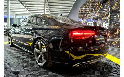 audi-s8 - 5