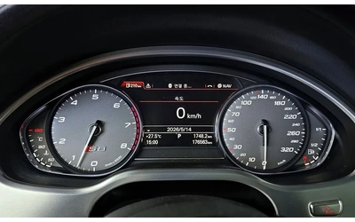 audi-s8 - 5