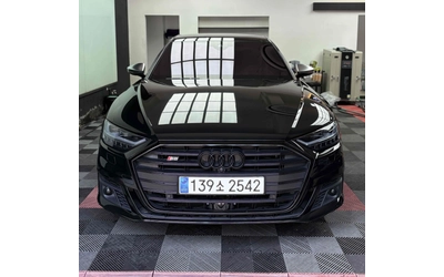 audi-s8 - 0