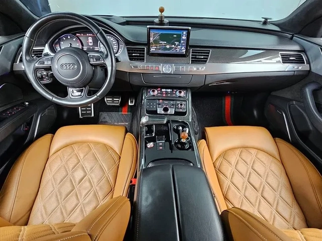 Audi S8 4.0 TFSI Quattro - автомобили, коли, обяви за нови и употребявани 12