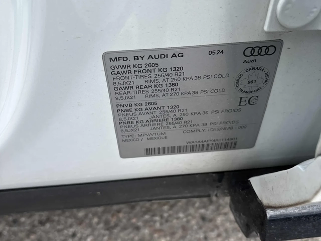 Audi SQ5 Progressiv * Keyless * CARFAX * АВТО КРЕДИТ * - автомобили, коли, обяви за нови и употребявани 9