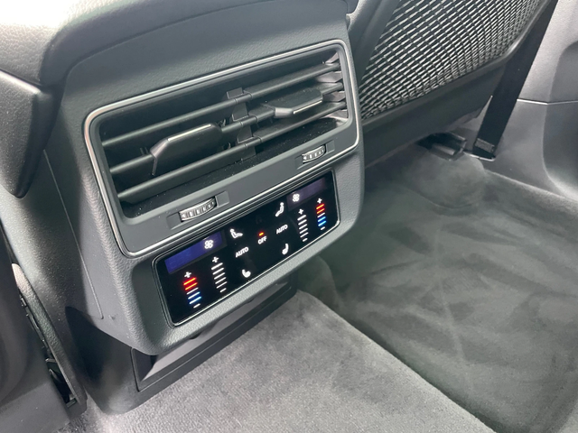 Audi SQ7 4.0V8TDI+ S-line+ Matrix+ Bose+ Key Less Go+ Full - автомобили, коли, обяви за нови и употребявани 9