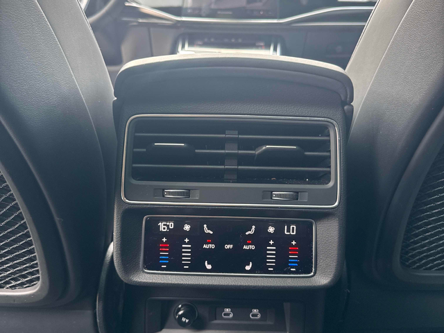 Audi SQ7 4.0L 8cyl AWD - автомобили, коли, обяви за нови и употребявани 13