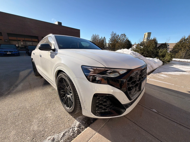 Audi SQ8 С РЕГИСТРАЦИЯ & АВТО КРЕДИТ - автомобили, коли, обяви за нови и употребявани 0