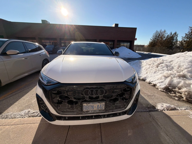 Audi SQ8 С РЕГИСТРАЦИЯ & АВТО КРЕДИТ - автомобили, коли, обяви за нови и употребявани 3