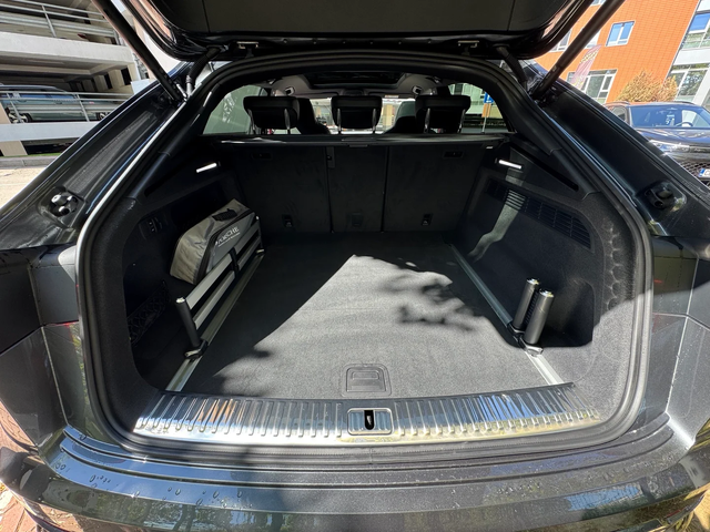 Audi SQ8 4.0 TFSI V8 (507 кс) quattro tiptronic - автомобили, коли, обяви за нови и употребявани 15