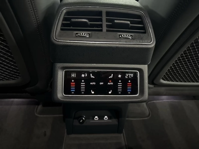 Audi SQ8 e-tron SportBack Matrix DISTR 360 AIR PANO B&O HUD - автомобили, коли, обяви за нови и употребявани 14