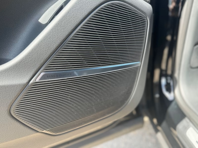 Audi SQ8 SQ8 4.0 TFSI Quattro - автомобили, коли, обяви за нови и употребявани 7