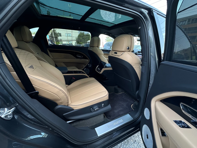 Bentley Bentayga Azure First Edition Naim Automatic Door Close - автомобили, коли, обяви за нови и употребявани 15