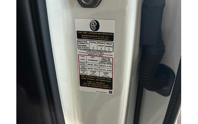 Bentley Bentayga V8 С РЕГИСТРАЦИЯ & АВТО КРЕДИТ - автомобили, коли, обяви за нови и употребявани 12