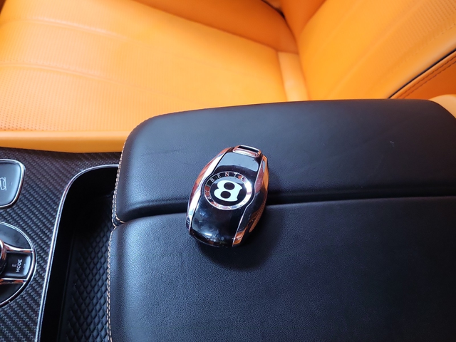 Bentley Bentayga 3L 6cyl AWD - автомобили, коли, обяви за нови и употребявани 7