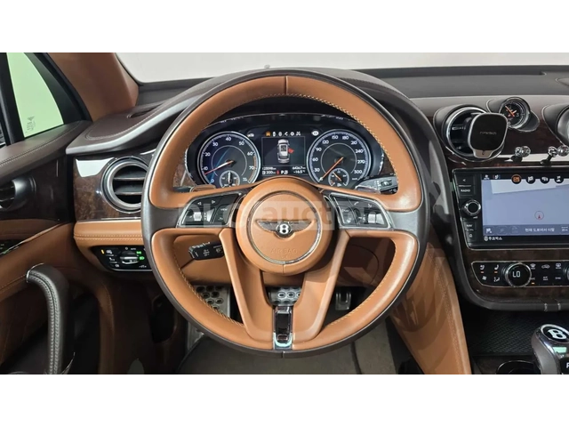 Bentley Bentayga - автомобили, коли, обяви за нови и употребявани 8