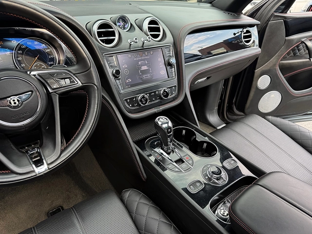 Bentley Bentayga DISTRONIK-HEAD UP-PANORAMA-V12-VAKUM-MONITORI-FULL - автомобили, коли, обяви за нови и употребявани 11