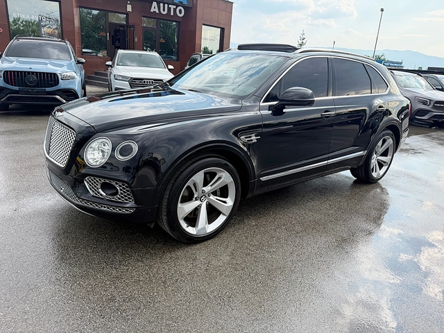 Bentley Bentayga DISTRONIK-HEAD UP-PANORAMA-V12-VAKUM-MONITORI-FULL - автомобили, коли, обяви за нови и употребявани 2