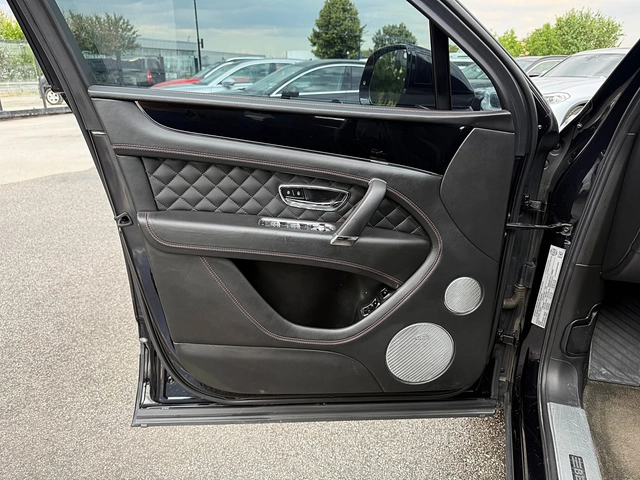Bentley Bentayga DISTRONIK-HEAD UP-PANORAMA-V12-VAKUM-MONITORI-FULL - автомобили, коли, обяви за нови и употребявани 8