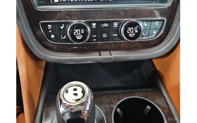 Bentley Bentayga 4.0* V8* ПОДГРЕВ* ОБДУХВАНЕ* 360* МАСАЖИ* HUD* - автомобили, коли, обяви за нови и употребявани 10