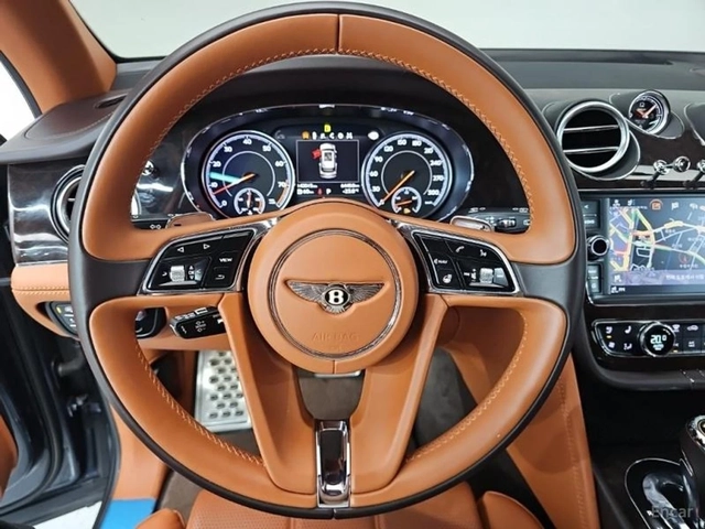 Bentley Bentayga 4.0* V8* ПОДГРЕВ* ОБДУХВАНЕ* 360* МАСАЖИ* HUD* - автомобили, коли, обяви за нови и употребявани 5