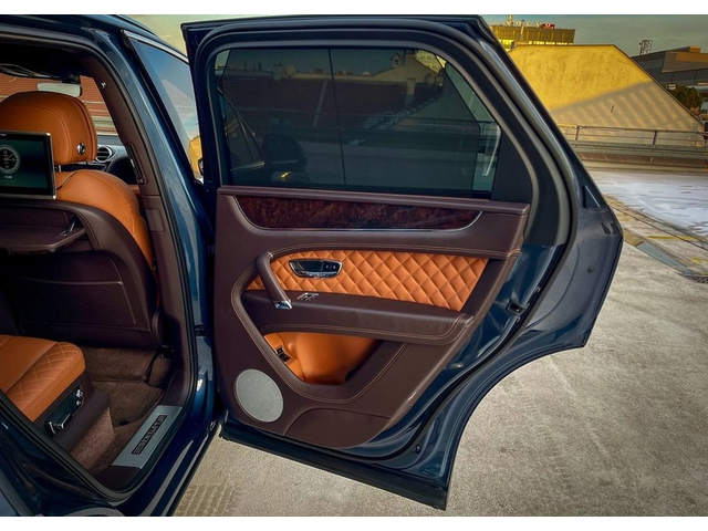 BENTLEY Bentayga Bentayga 6.0 W12 4WD - автомобили, коли, обяви за нови и употребявани 9