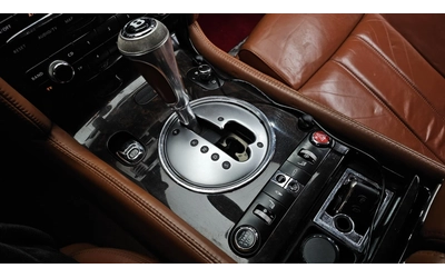 Bentley Continental GTC - автомобили, коли, обяви за нови и употребявани 8