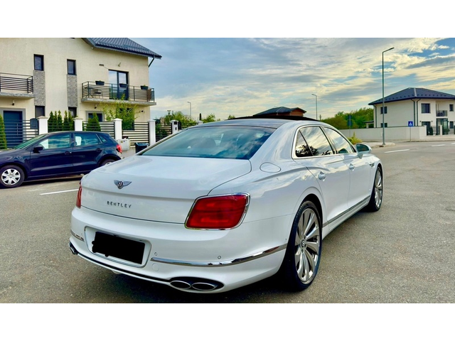 BENTLEY Flying Flying Spur 4.0 V8 AWD - автомобили, коли, обяви за нови и употребявани 1