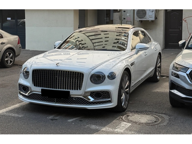 BENTLEY Flying Flying Spur 4.0 V8 AWD - автомобили, коли, обяви за нови и употребявани 3