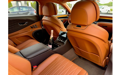 BENTLEY Flying Flying Spur 4.0 V8 AWD - автомобили, коли, обяви за нови и употребявани 9