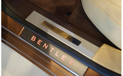 BENTLEY Flying Flying Spur 6.0 W12 AWD - автомобили, коли, обяви за нови и употребявани 13